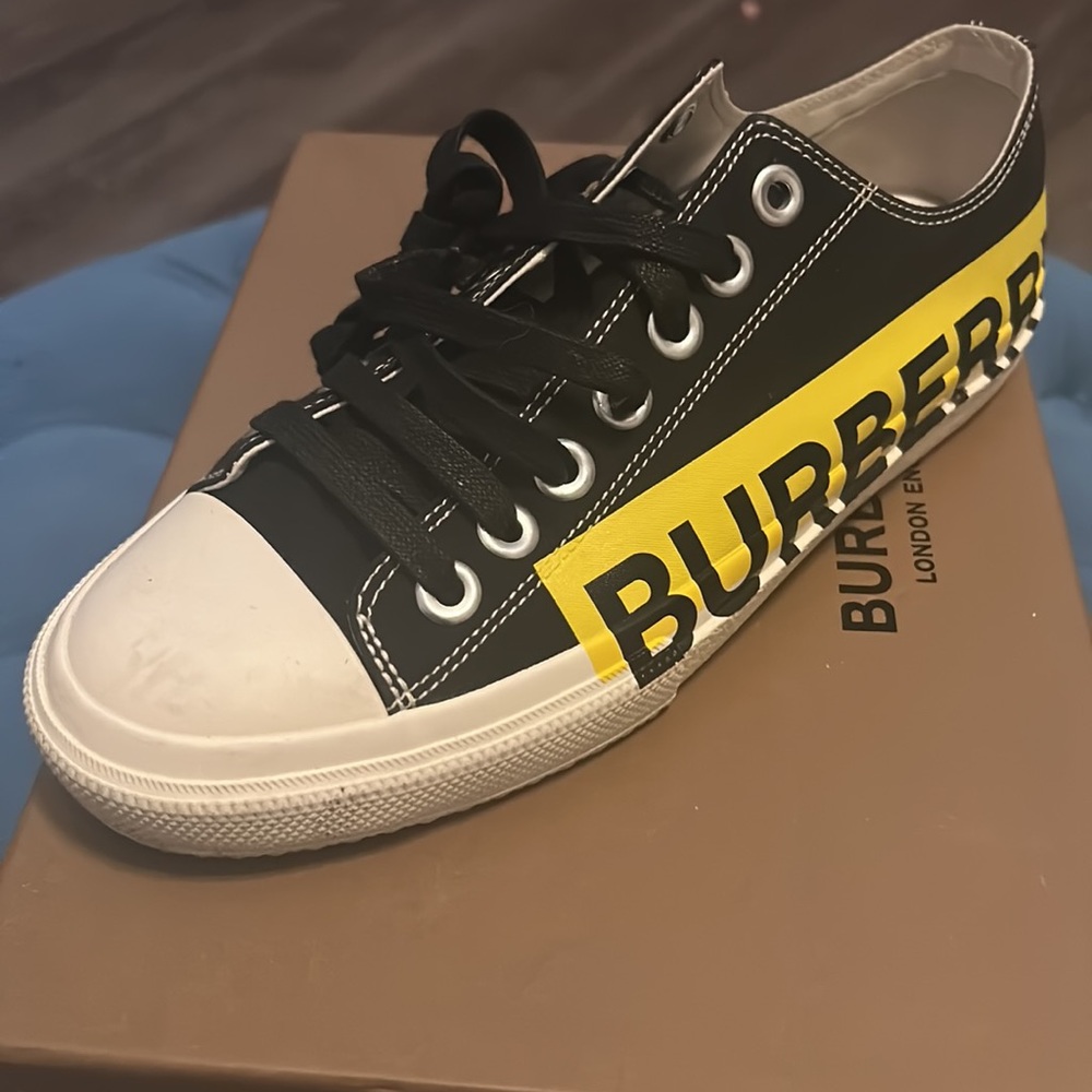 Designer Shoes - Picture 3 of 5